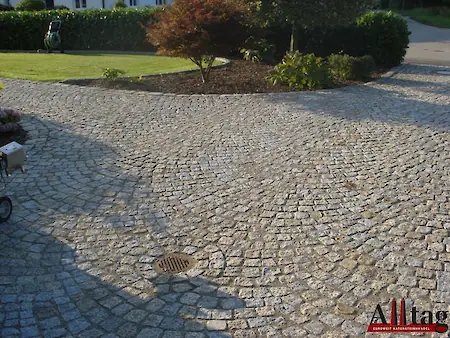 Bild in der Bildergallerie zu Granit Pflaster
