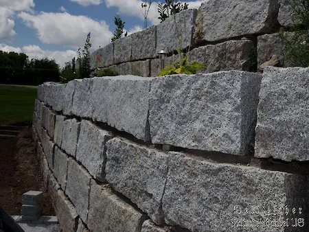 Bild in der Bildergallerie zu Granit Mauersteine