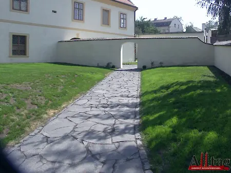 Bild in der Bildergallerie zu Basalt Polygonalplatten