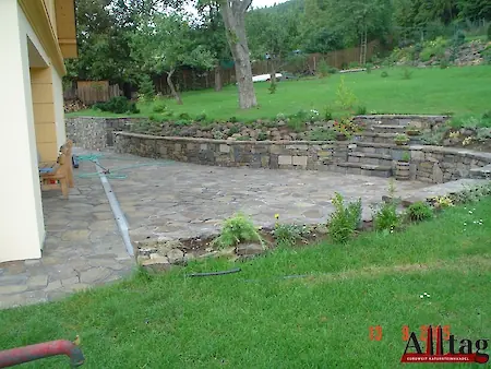 Bild in der Bildergallerie zu Basalt Polygonalplatten