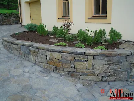 Bild in der Bildergallerie zu Basalt Polygonalplatten