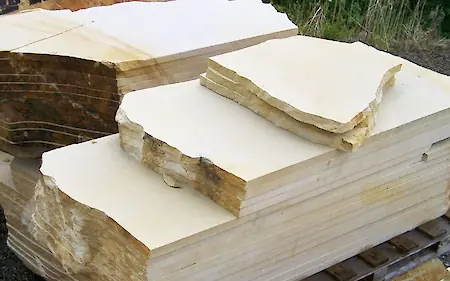 Bild in der Bildergallerie zu Sandstein Polygonalplatten