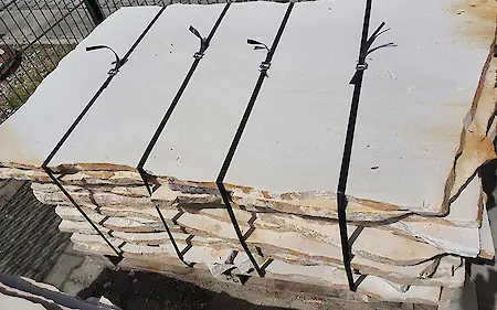 Bild in der Bildergallerie zu Sandstein Polygonalplatten
