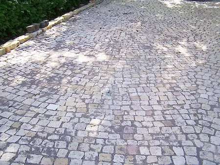 Bild in der Bildergallerie zu Sandstein Pflaster
