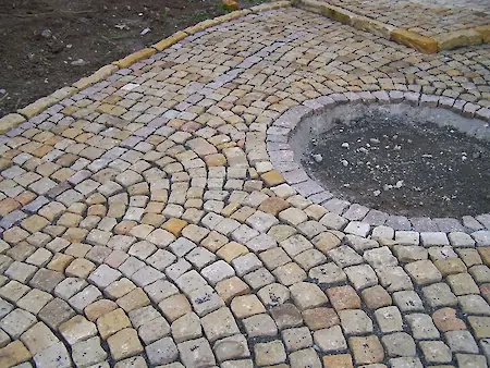 Bild in der Bildergallerie zu Sandstein Pflaster