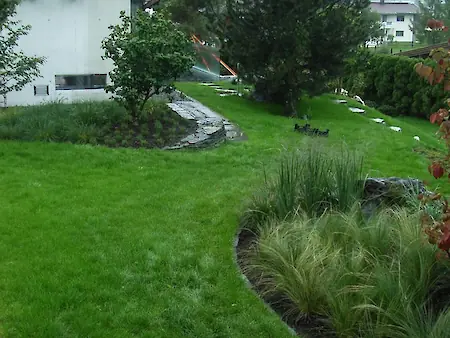 Bild in der Bildergallerie zu Schiefer Schichtmauerwek